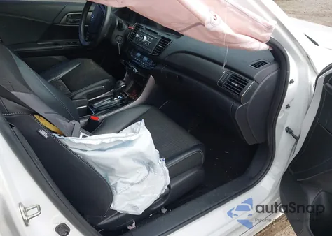 2017 Honda Accord Sport z USA, uszkodzony, nr VIN 1HGCR2F59HA225185